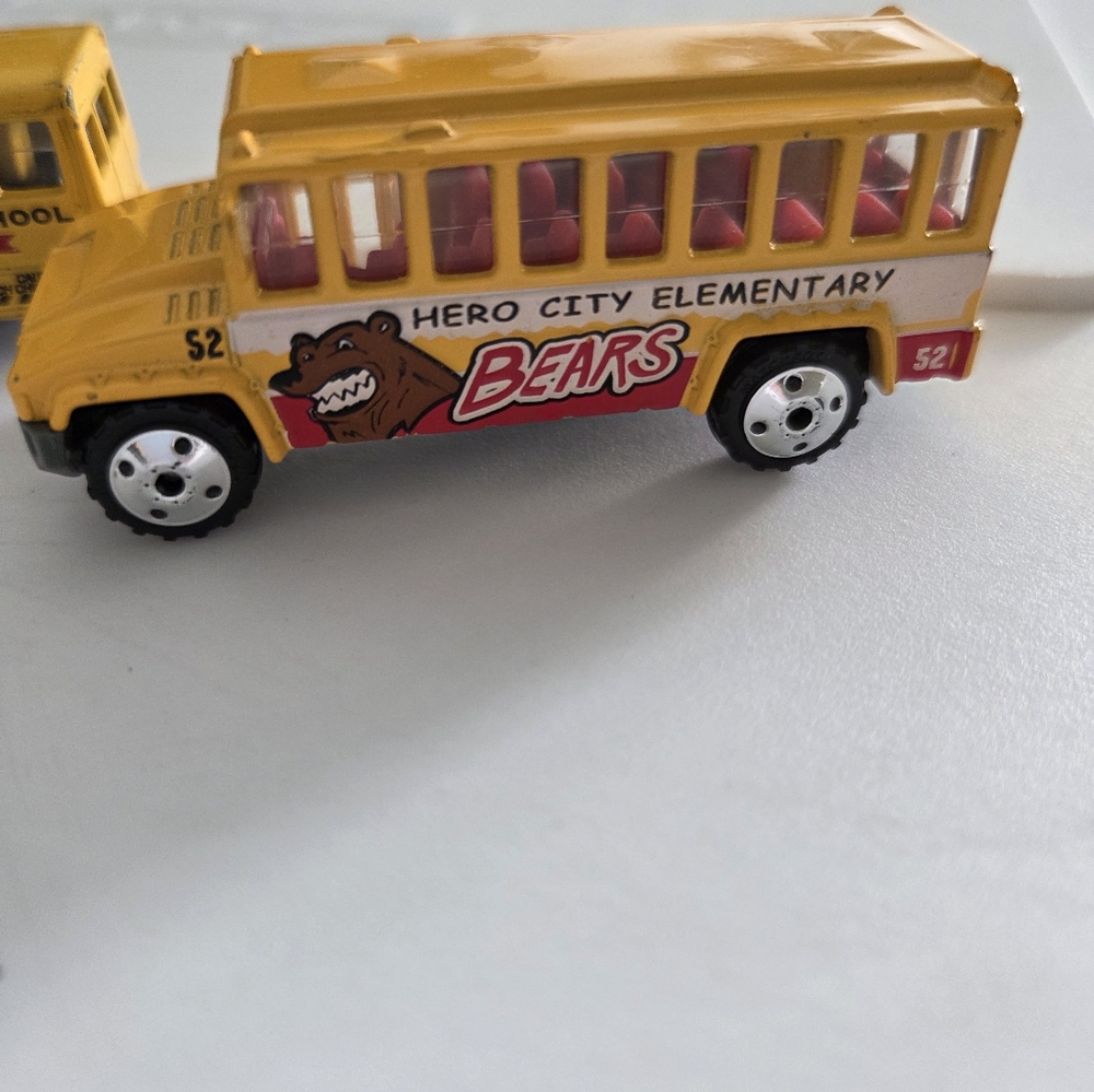 Matchbox Bus Lot - Picture 2 of 8
